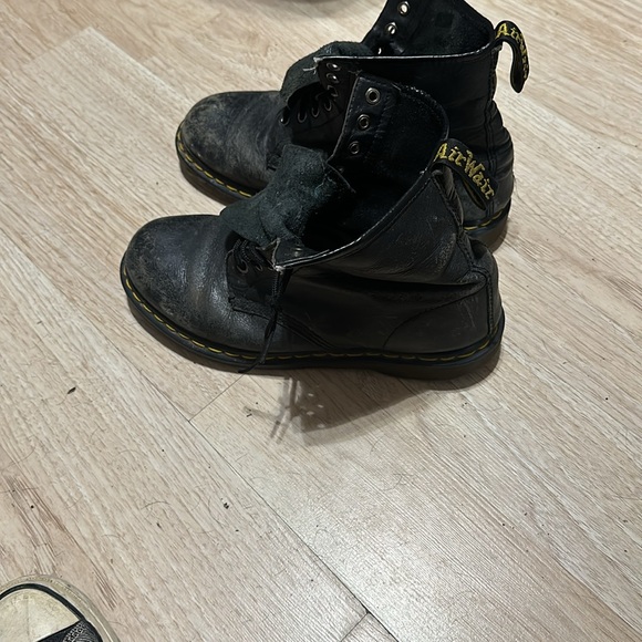 Well worn dr martens size 9 - Picture 2 of 4